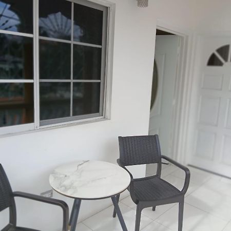 Runthings Hideaway Stay Негрил Экстерьер фото